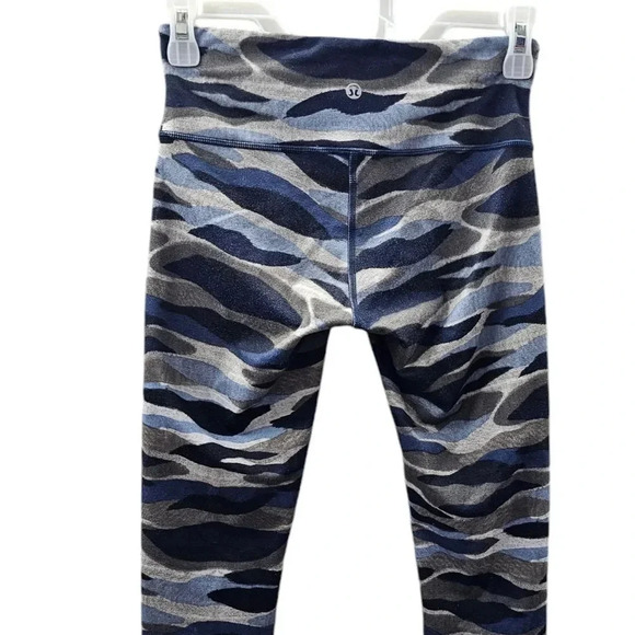 Lululemon Camo Crop‎ Leggings Womens Size 4 - Picture 3 of 7